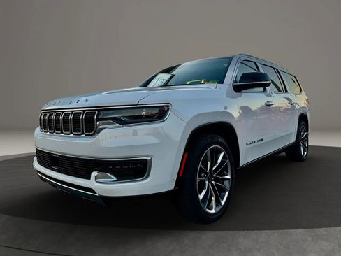 Used 2023 Jeep Wagoneer L Series III w/ Premium Group I image 1