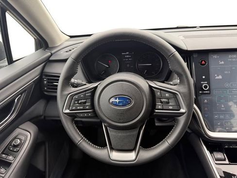 Used 2025 Subaru Outback Premium AWD/4WD image 12