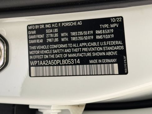 Certified 2023 Porsche Macan AWD/4WD image 26