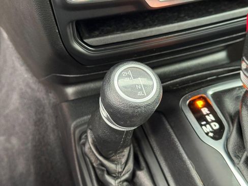 Used 2020 Jeep Wrangler Sport image 20