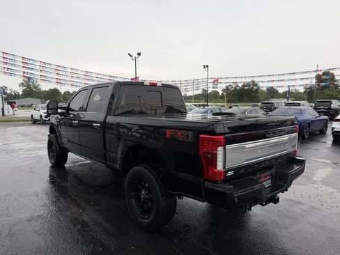 Used 2017 Ford F250 Platinum w/ Platinum Ultimate Package AWD/4WD image 7