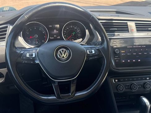 Used 2018 Volkswagen Tiguan SE AWD/4WD image 23