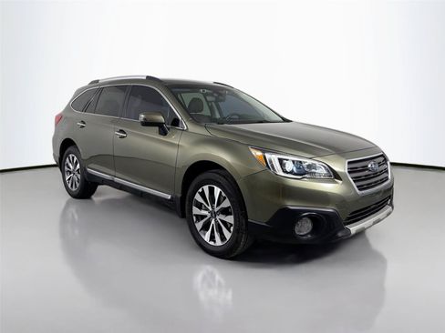 Used 2017 Subaru Outback 3.6R Touring w/ Popular Package #5A AWD/4WD image 3