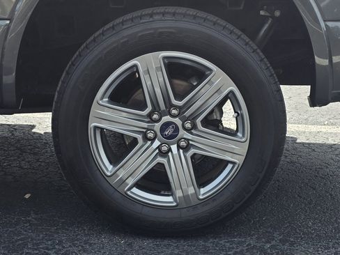 Used 2019 Ford F150 Lariat w/ Equipment Group 502A Luxury AWD/4WD image 41