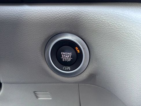 Used 2024 Chrysler Voyager LX FWD image 23