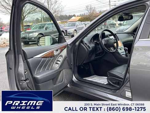 Used 2015 INFINITI Q50 Premium w/ Deluxe Touring Package image 9