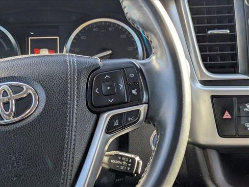 Used 2019 Toyota Highlander Limited image 22