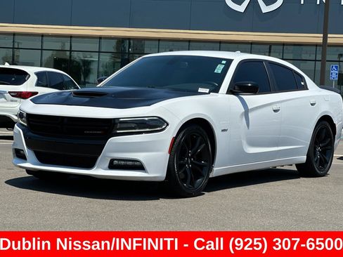 Used 2018 Dodge Charger R/T w/ Blacktop Package RWD image 8