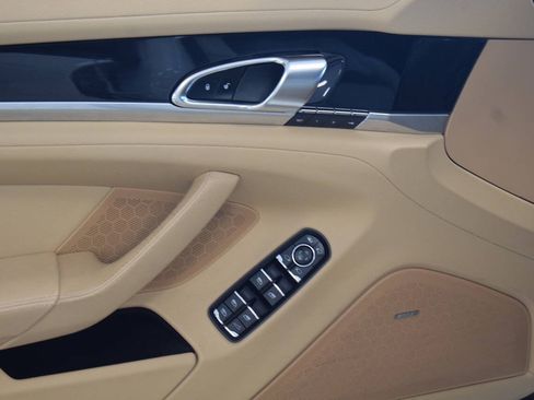 Used 2016 Porsche Panamera AWD/4WD image 39