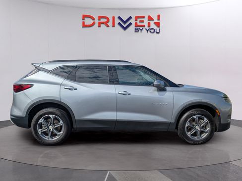 Used 2024 Chevrolet Blazer LT FWD image 6