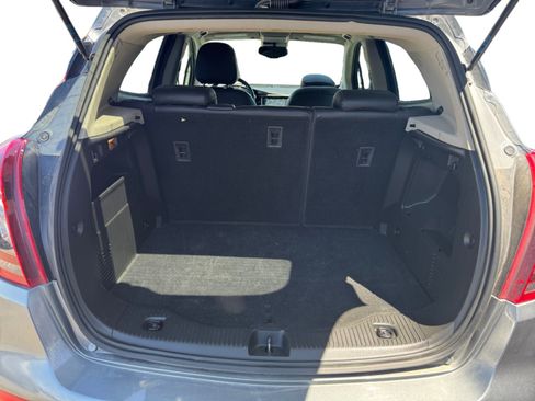 Used 2020 Buick Encore Essence FWD image 18