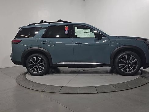 New 2026 Nissan Pathfinder Platinum AWD/4WD image 6