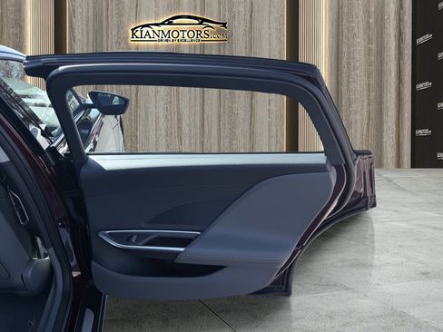 Used 2025 Lucid Air Touring image 43