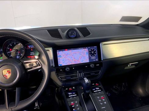 Certified 2023 Porsche Macan AWD/4WD image 16