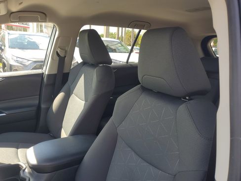 Certified 2025 Toyota RAV4 XLE image 17