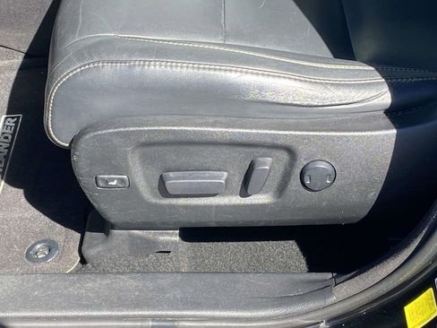 Used 2017 Toyota Highlander XLE image 15