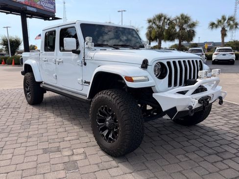 Used 2022 Jeep Gladiator Overland AWD/4WD image 7