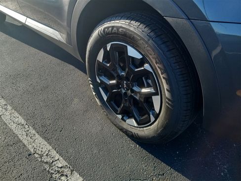 Used 2024 Kia Sorento S w/ Panoramic Sunroof Package image 10