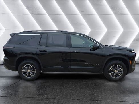 New 2026 Chevrolet Traverse LT w/ Enhanced Driving Package FWD image 4