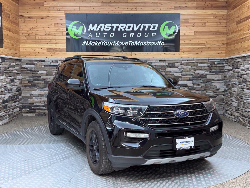 Used 2020 Ford Explorer XLT w/ Equipment Group 202A AWD/4WD image 2