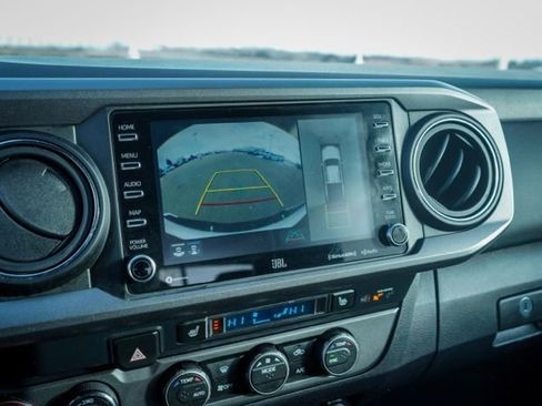 Used 2022 Toyota Tacoma TRD Off-Road image 25