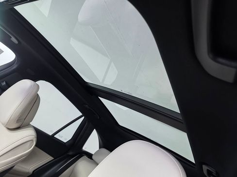 New 2026 Mercedes-Benz GLC 300 4MATIC image 9