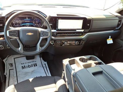 Used 2024 Chevrolet Silverado 1500 LT AWD/4WD image 10