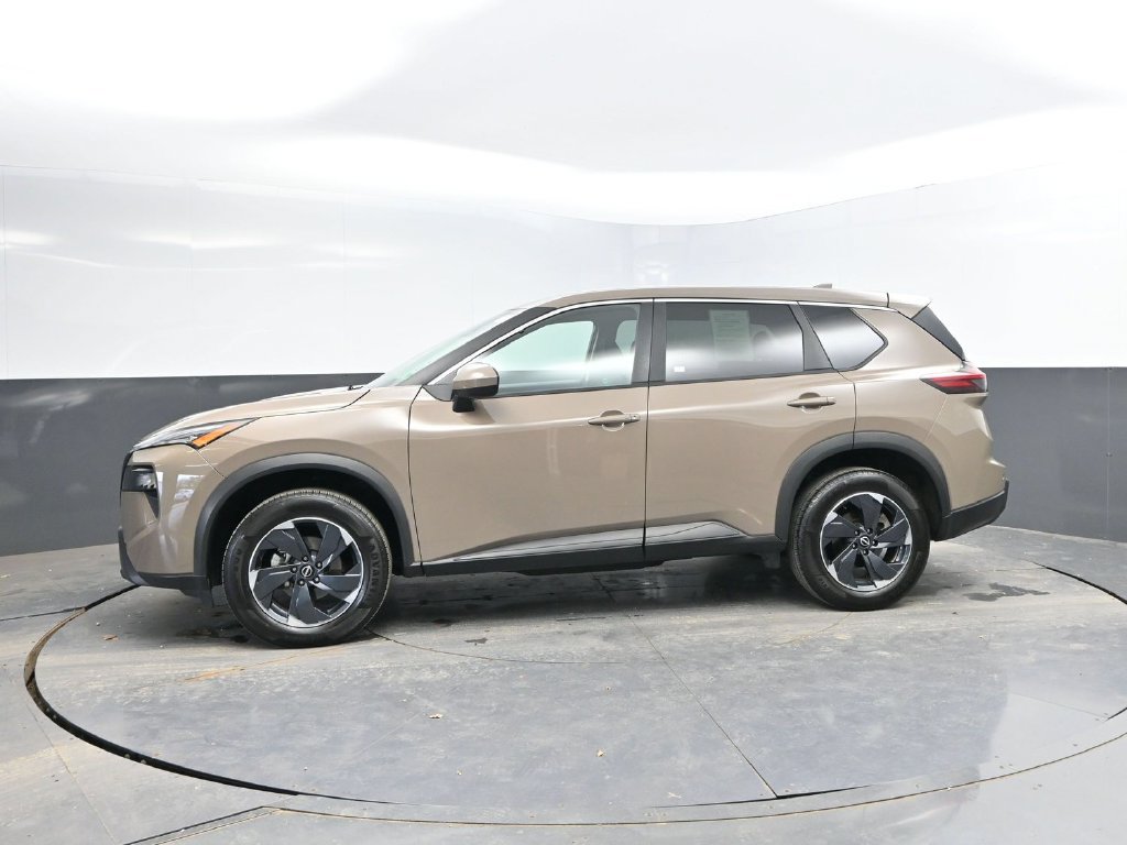 Used 2025 Nissan Rogue SV AWD/4WD image 4