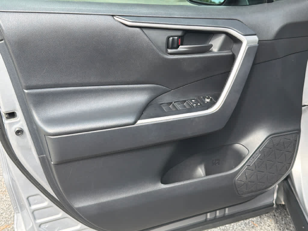 Used 2024 Toyota RAV4 LE AWD/4WD image 11