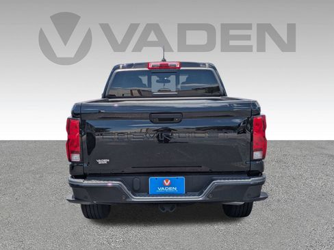 Used 2025 Chevrolet Colorado W/T w/ WT Custom Package RWD image 23
