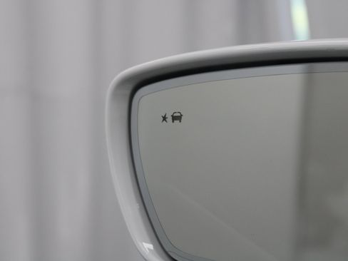 Used 2020 Buick Enclave Essence w/ Sound and Sites Package image 41