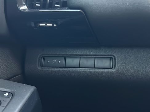Used 2025 Nissan Pathfinder S AWD/4WD image 29