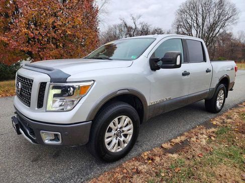 Used 2018 Nissan Titan PRO-4X w/ Pro-4x Convenience Package image 2