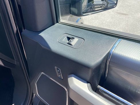 Used 2016 Ford F150 Lariat AWD/4WD image 36