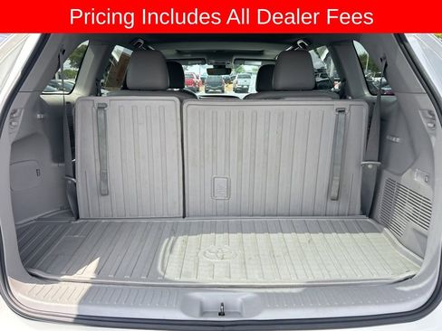 Used 2019 Toyota Highlander XLE FWD image 17