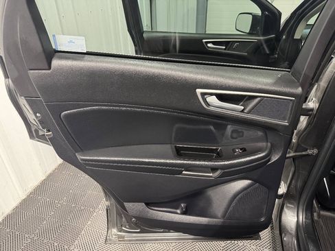 Used 2019 Ford Edge SEL w/ Equipment Group 201A AWD/4WD image 12
