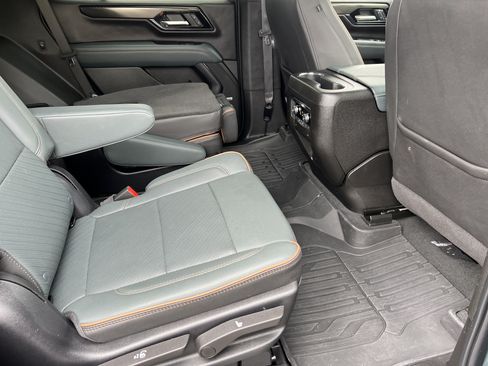 Used 2025 GMC Yukon AT4 w/ AT4 Premium Package AWD/4WD image 26