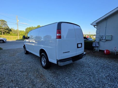 Used 2020 Chevrolet Express 2500 w/ Driver Convenience Package RWD image 12