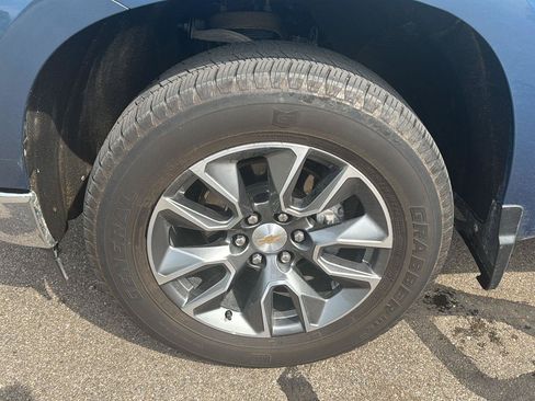 Used 2024 Chevrolet Silverado 1500 LT AWD/4WD image 9