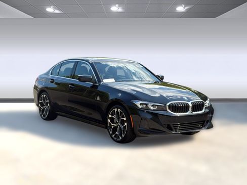 Certified 2026 BMW 330i Sedan RWD image 7