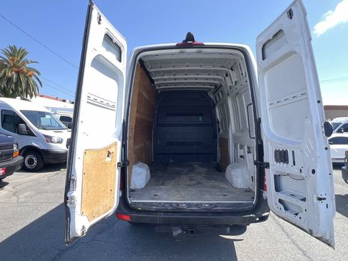 Used 2017 Mercedes-Benz Sprinter 2500 image 10
