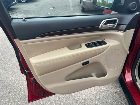 Used 2014 Jeep Grand Cherokee Limited RWD image 6