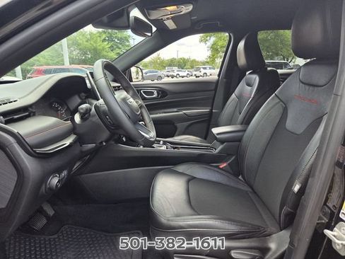 Used 2024 Jeep Compass Trailhawk AWD/4WD image 10