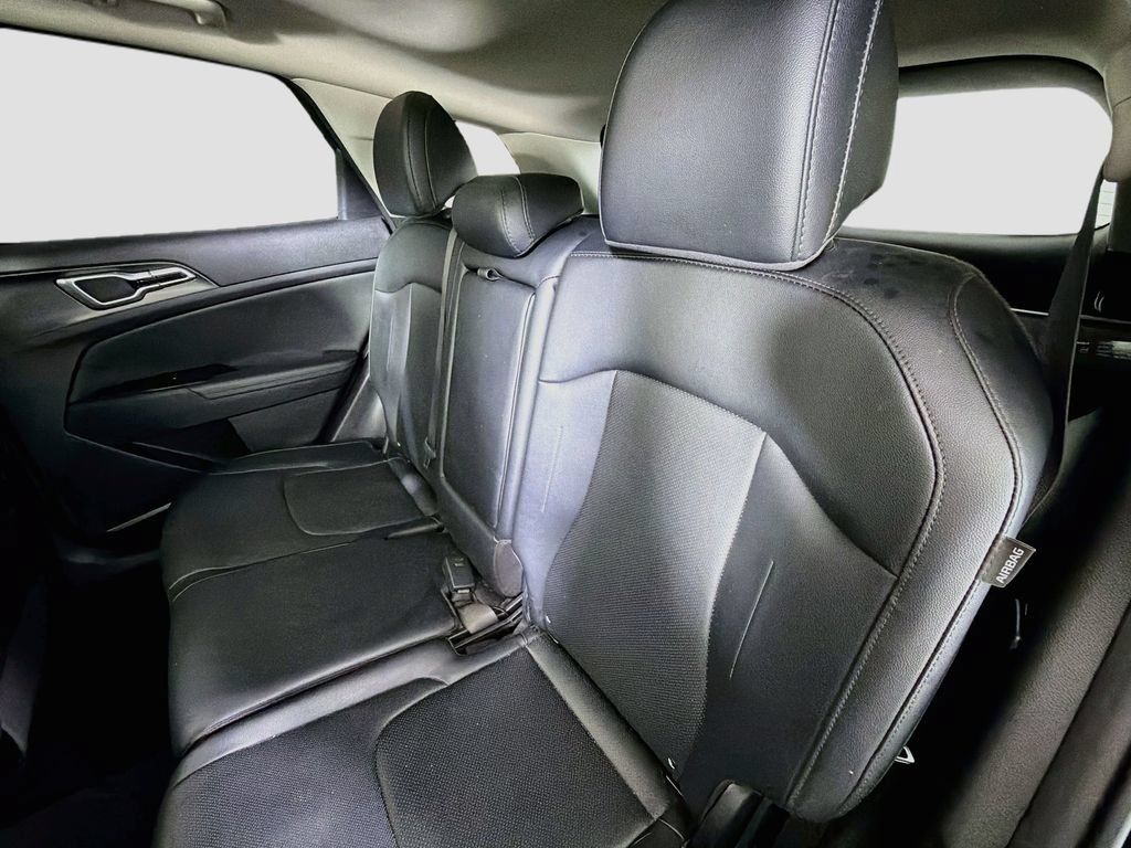 Used 2025 Kia Sportage EX w/ Premium Package FWD image 26