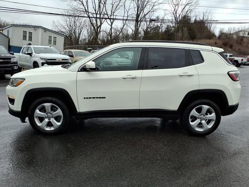 Used 2019 Jeep Compass Latitude w/ Cold Weather Group image 2