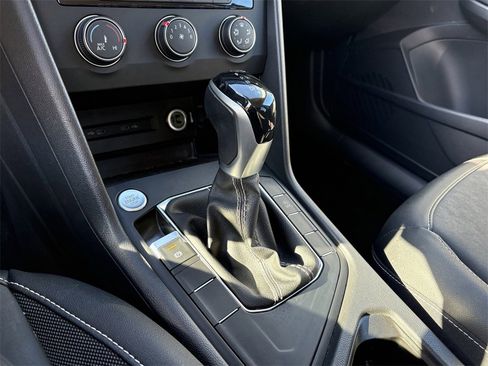 Used 2022 Volkswagen Taos SE image 21