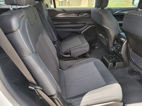 Used 2021 Jeep Grand Cherokee L Laredo w/ Luxury Tech Group I image 13