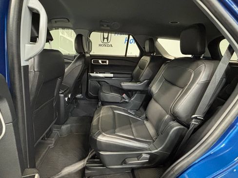 Used 2022 Ford Explorer XLT w/ Equipment Group 202A AWD/4WD image 28