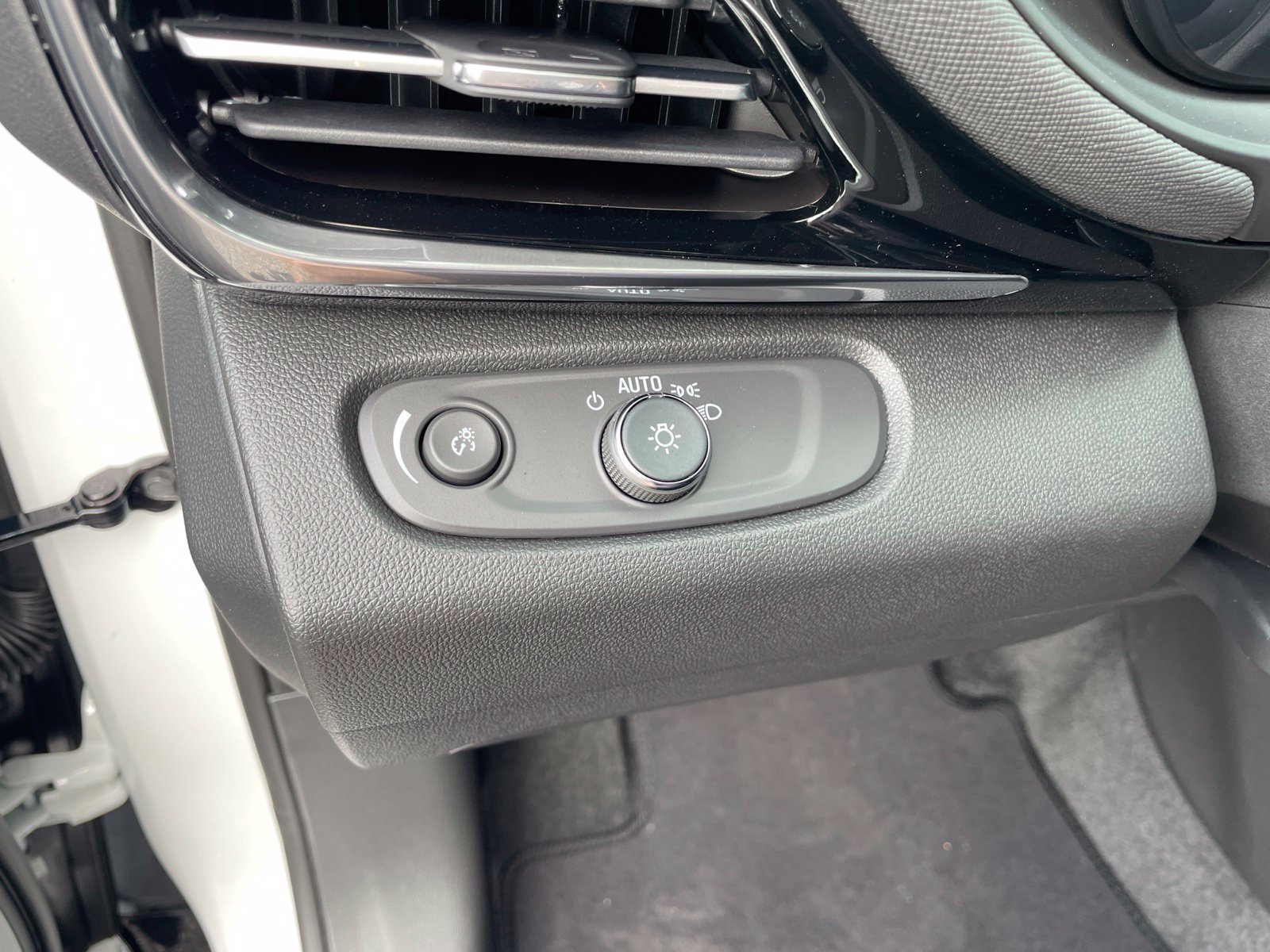 New 2026 Buick Envista Sport Touring w/ Convenience I Package FWD image 32