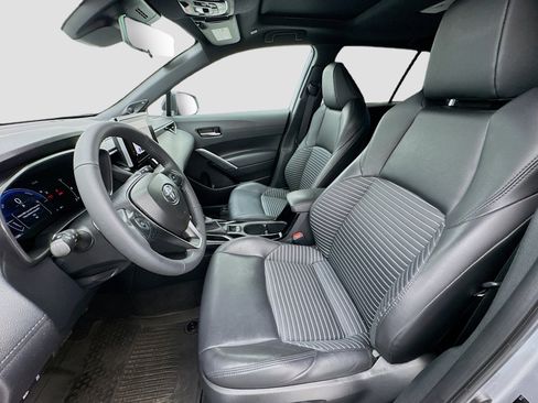 Used 2024 Toyota Corolla Cross AWD Hybrid w/ Convenience Package image 13